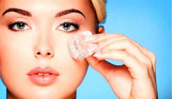 ais kosmetik untuk meremajakan kulit di sekitar mata